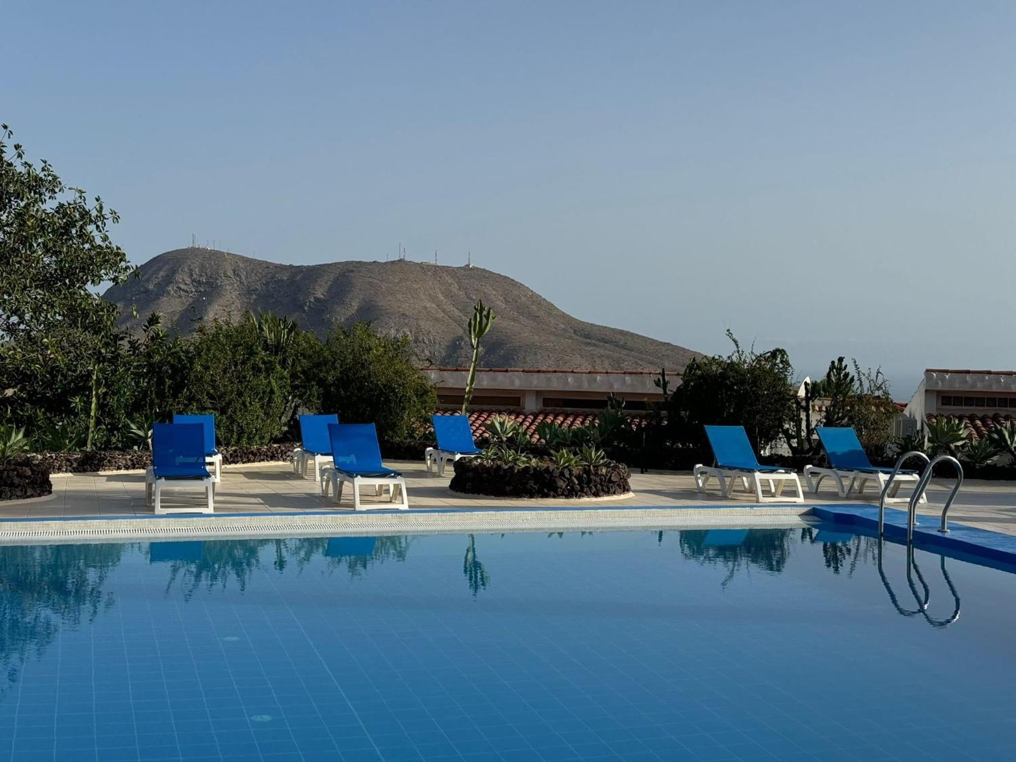 Villa Azure Horizon And Breeze - Panoramic Ocean View And Heated Pool Chayofa エクステリア 写真