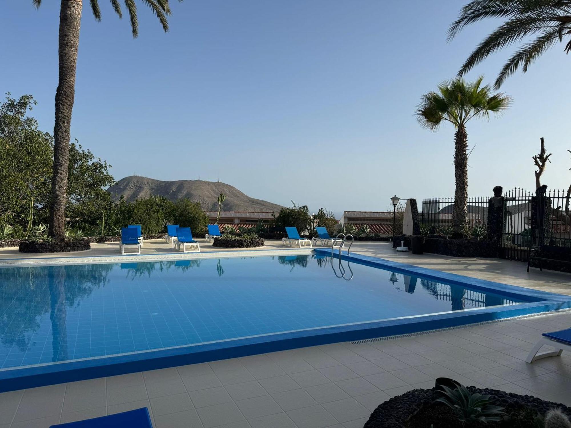 Villa Azure Horizon And Breeze - Panoramic Ocean View And Heated Pool Chayofa エクステリア 写真